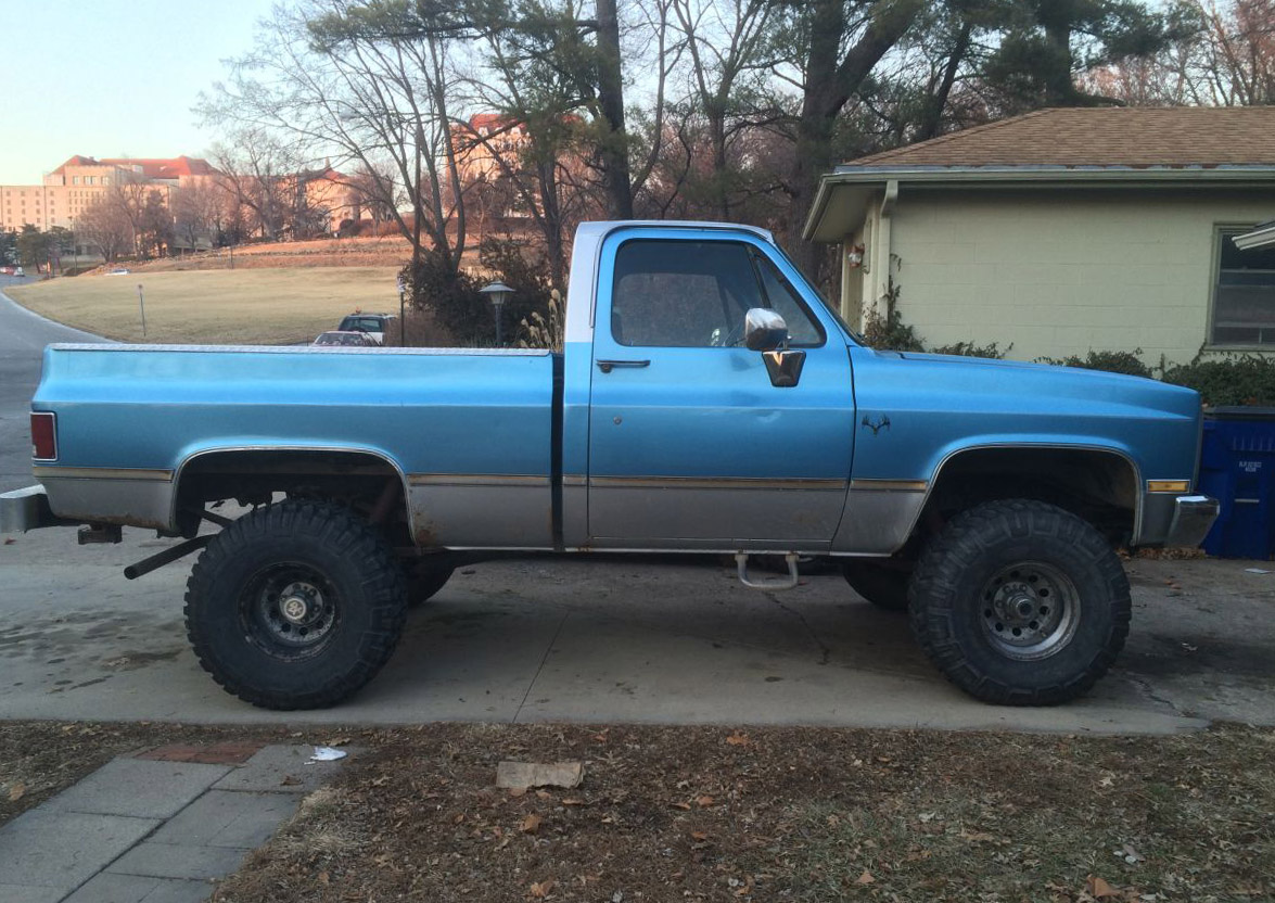 lifted pickup truck side view