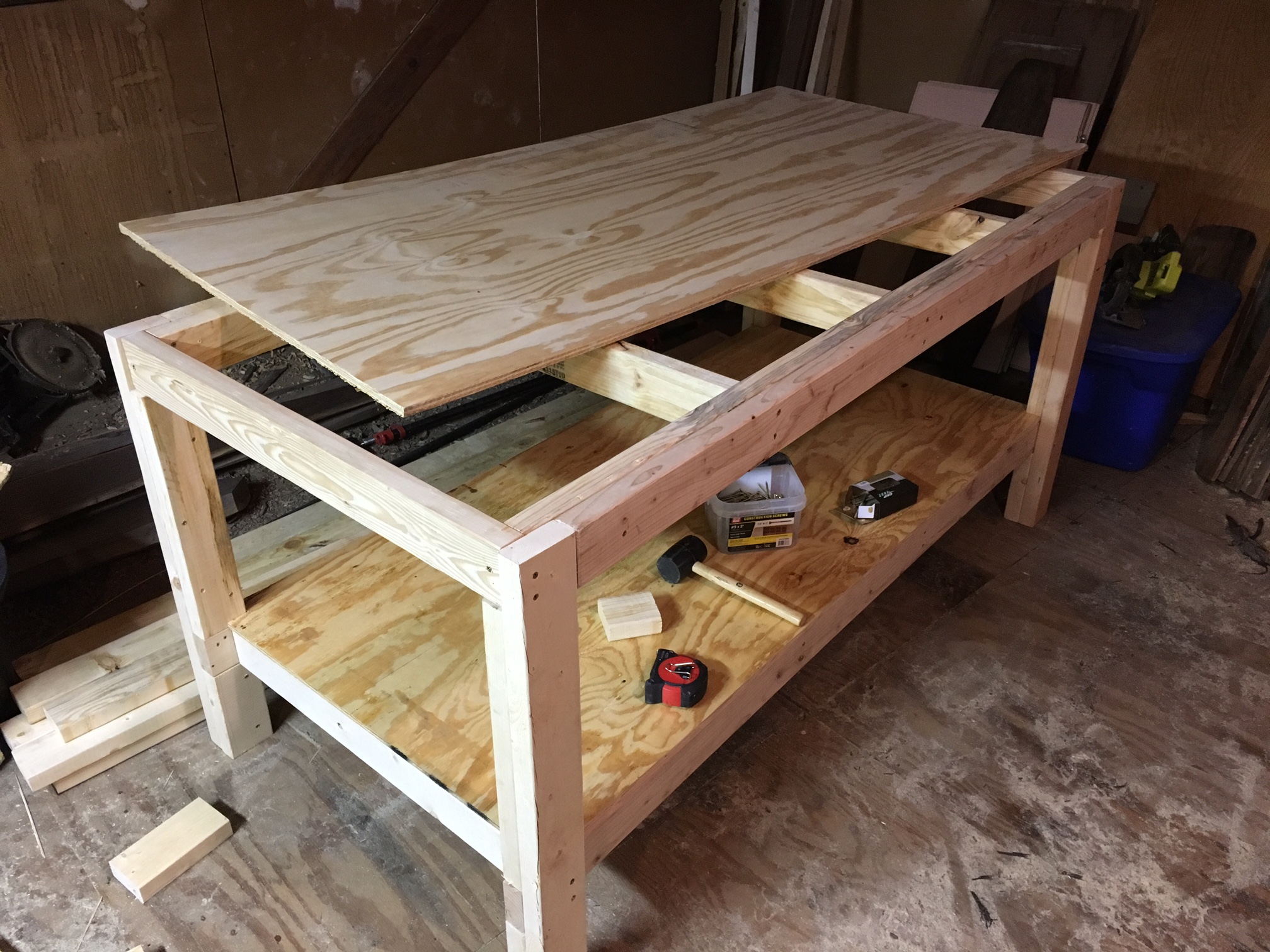 How to build a woodworking workbench and tablesaw outfeed table | Dan·nix