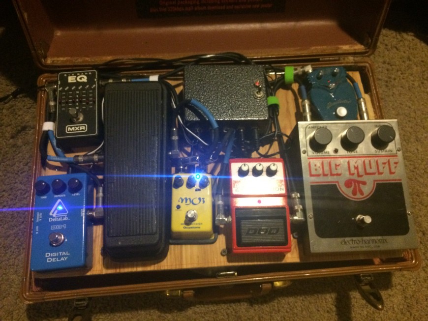 DIY effect pedal board for stomp boxes, homemade from a suitcase