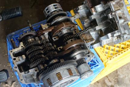Honda CB200 CL200 1974 motorcycle transmission gearbox case crankshaft split