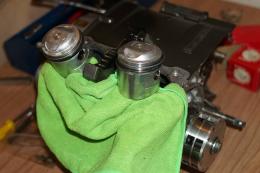 CB200 engine overhaul rebuild pistons install